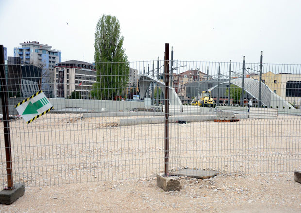 Напади на Србе руше мост